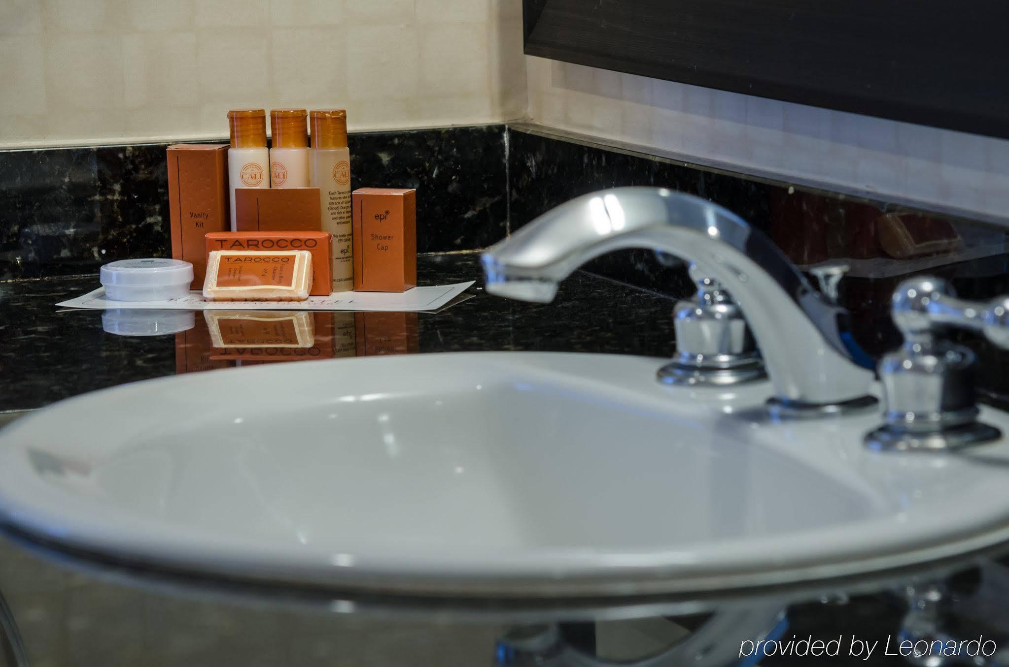 Beacon Hotel & Corporate Quarters Вашингтон Экстерьер фото
